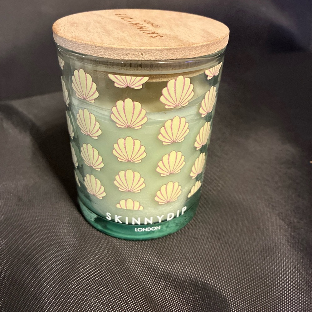 Green Candle with Shell Design skinny dip